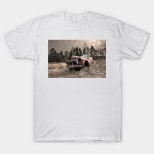 Abandoned rusted old truck in field T-Shirt